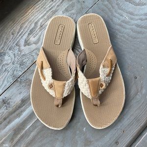 LIKE NEW Sperry Top Sider flip flops | size 6.5